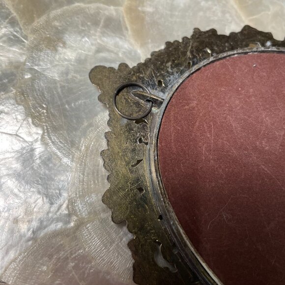 Vintage Filigree Oval Brass Metal Miniature Photo Frame Victorian Style Italy - Picture 7 of 8